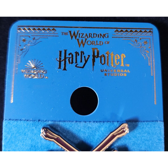 Universal Studios Wizarding World Of Harry Potter Gryffindor Quidditch 6 Pin Set - Picture 5 of 6